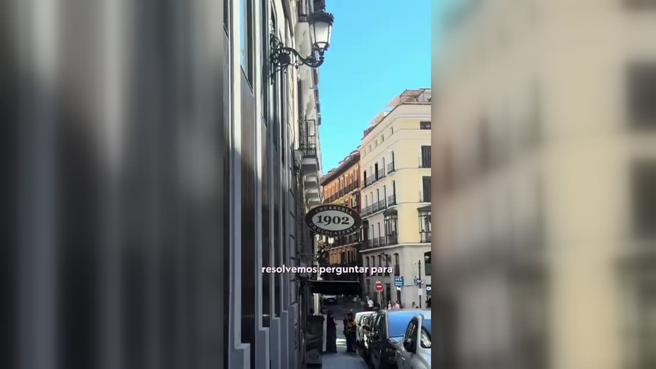 Placa da Chocolatería 1902 na Calle de San Martín, em Madri